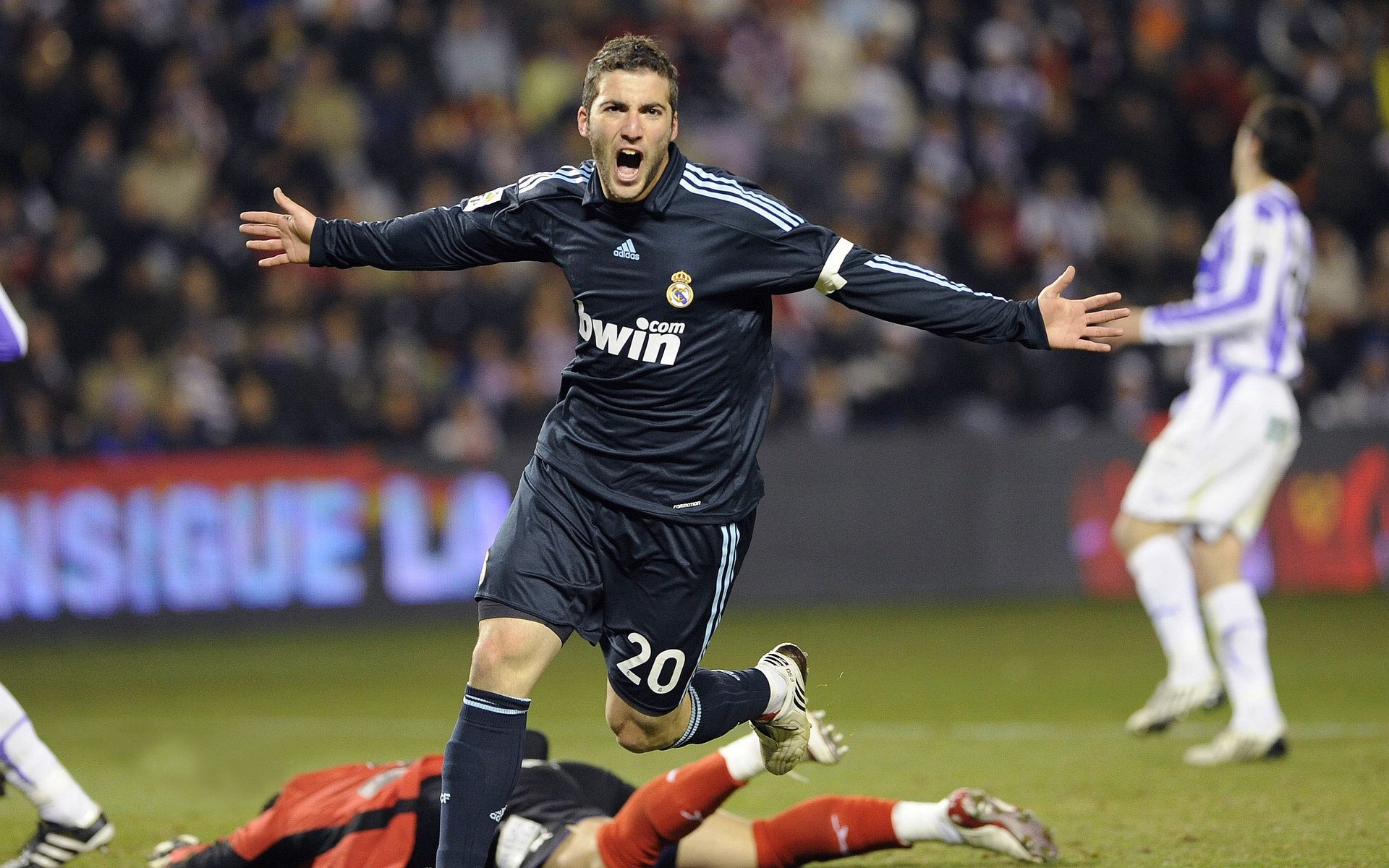 亚历山大砍下30分,哈滕表现抢眼,雷霆大胜国王,亚历山大集锦